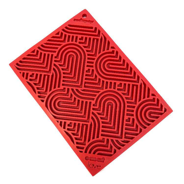 Heart Design "Love" eMat Lick Mat - Skoutley Outdoors LLC