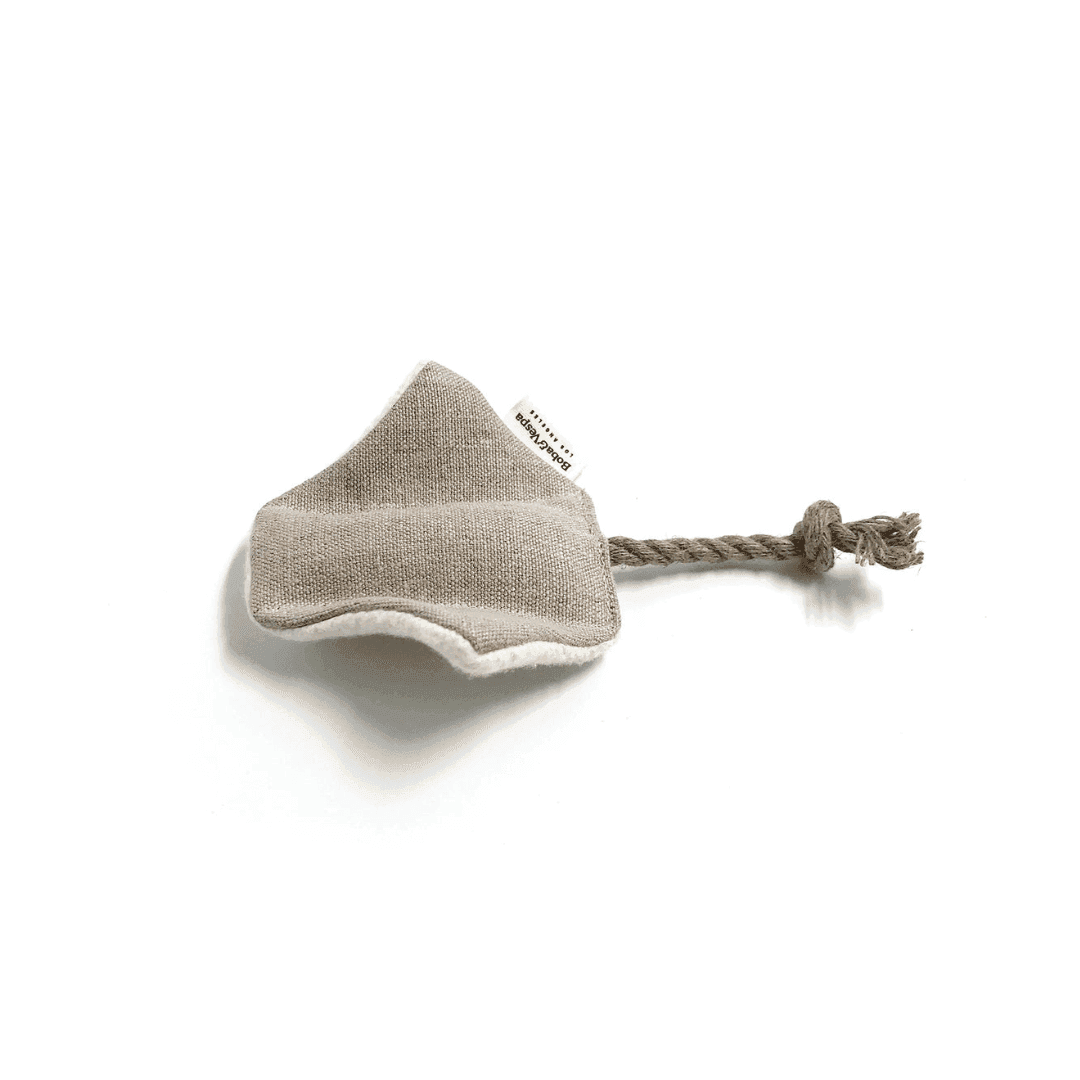 Stingray Cat Toy in Cotton with Buckwheat for Crinkles and Organic Catnip - Skoutley Outdoors LLC