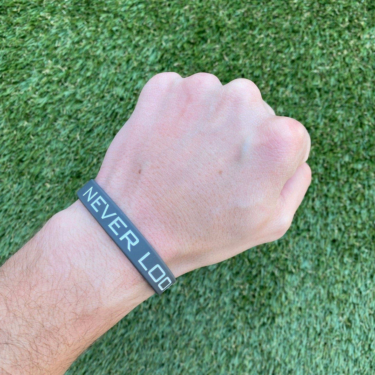 NEVER LOOK BACK Wristband - Skoutley Outdoors LLC